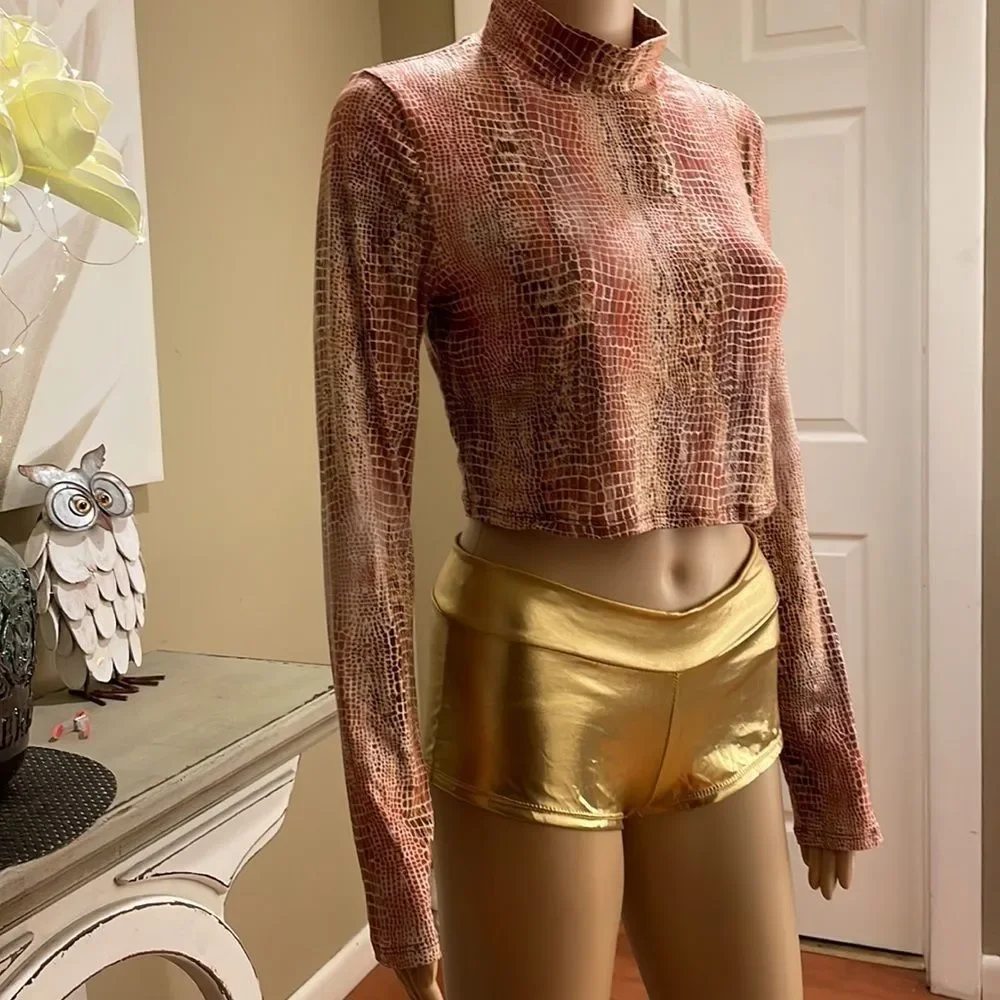 🦋Forever 21 crop top long sleeves.  Size large.  EUC - Picture 3 of 7